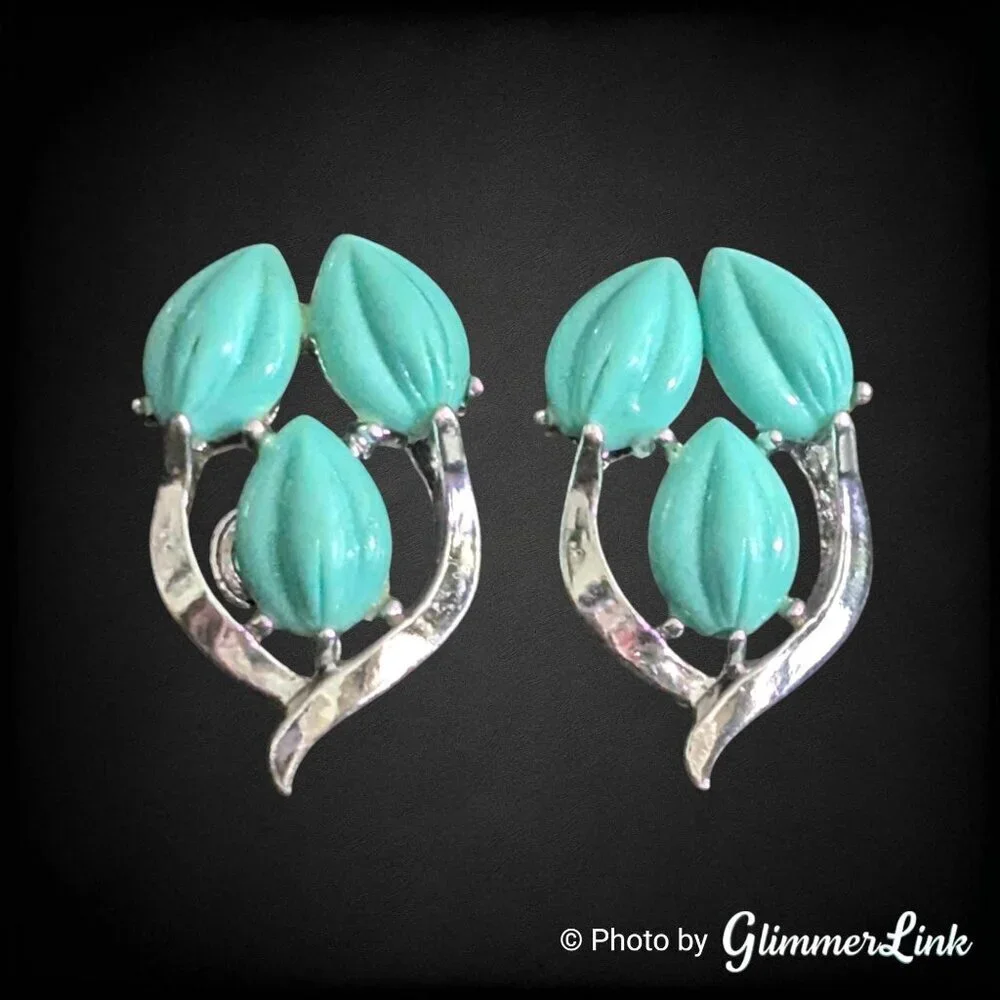 Vintage Dodds 11 W 30 ST INC Turquoise Thermoset Tulip Screw Back Earrings